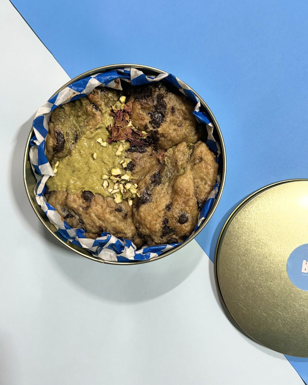 Kunafa Fill cookie tin